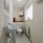 Sevastopol Four Bedroom House Near Gloucester Road Дом отдыха *