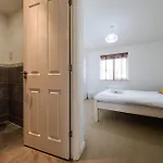 Sevastopol Four Bedroom House Near Gloucester Road Semesterbostad Bristol