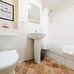 Sevastopol Four Bedroom House Near Gloucester Road Semesterbostad Bristol