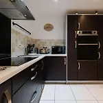 Sevastopol Four Bedroom House Near Gloucester Road *