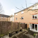 Sevastopol Four Bedroom House Near Gloucester Road Дом отдыха *