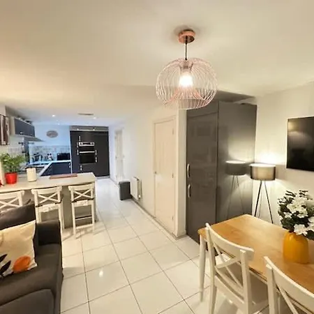 Sevastopol Four Bedroom House Near Gloucester Road * Bristol