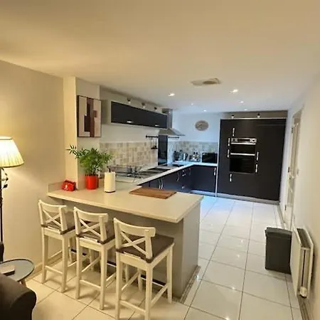 Sevastopol Four Bedroom House Near Gloucester Road *