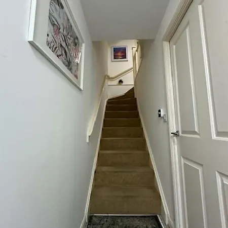 Sevastopol Four Bedroom House Near Gloucester Road Μπρίστολ