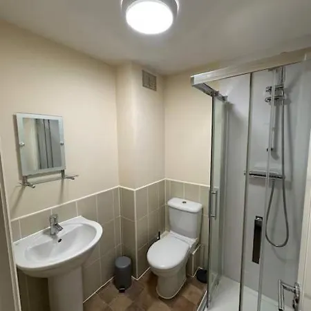 Sevastopol Four Bedroom House Near Gloucester Road Nyaraló *