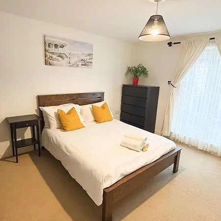 Sevastopol Four Bedroom House Near Gloucester Road *