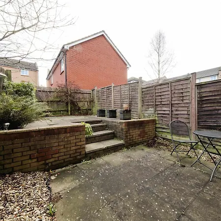 Sevastopol Four Bedroom House Near Gloucester Road Ferienhaus