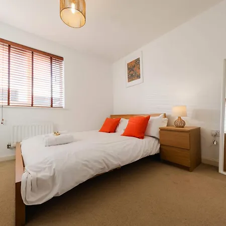 Sevastopol Four Bedroom House Near Gloucester Road Bristol