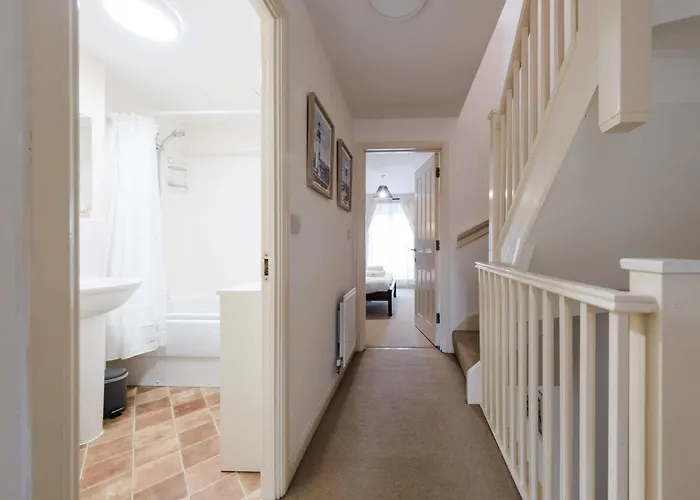 Sevastopol Four Bedroom House Near Gloucester Road