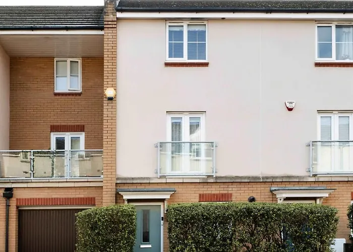 Sevastopol Four Bedroom House Near Gloucester Road Ferienhaus