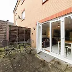 Sevastopol Four Bedroom House Near Gloucester Road 度假居