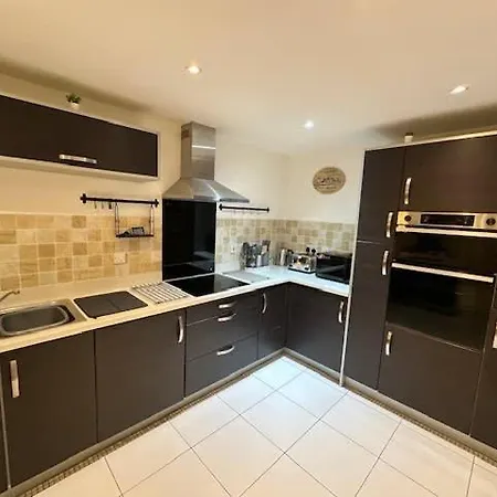 度假居 Sevastopol Four Bedroom House Near Gloucester Road