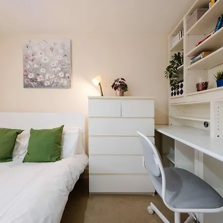 Sevastopol Four Bedroom House Near Gloucester Road