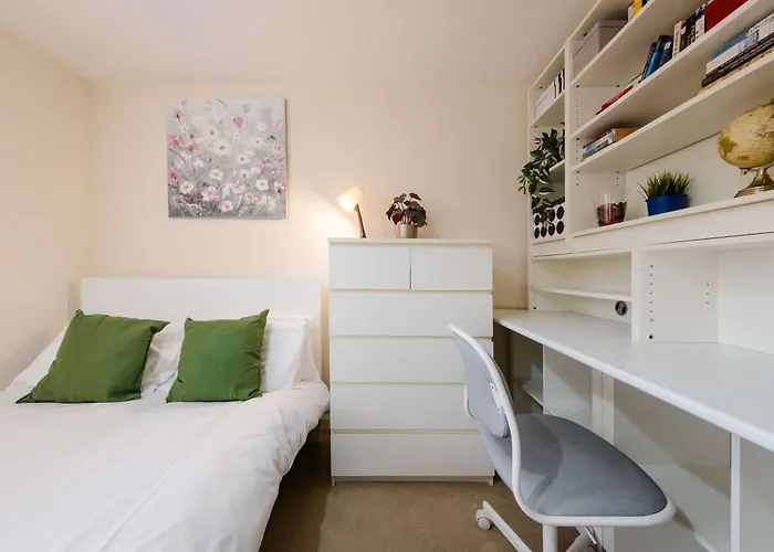 Sevastopol Four Bedroom House Near Gloucester Road