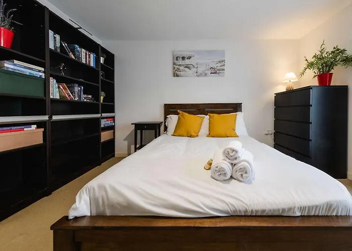 Prázdninový dům Sevastopol Four Bedroom House Near Gloucester Road