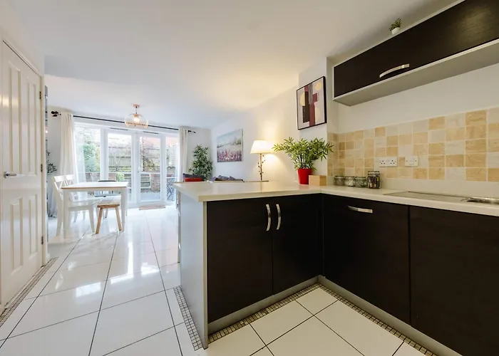 Sevastopol Four Bedroom House Near Gloucester Road *