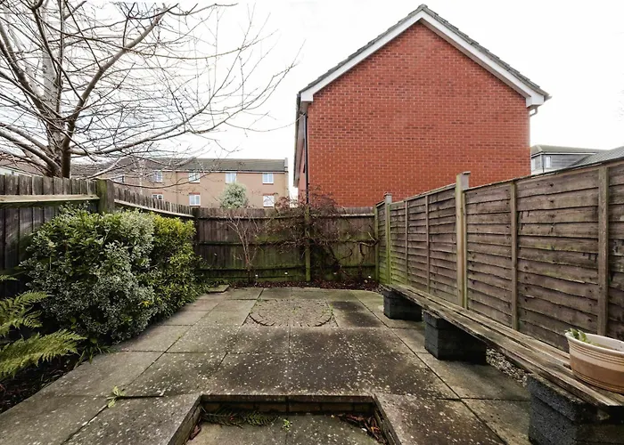 Sevastopol Four Bedroom House Near Gloucester Road Hébergement de vacances Bristol