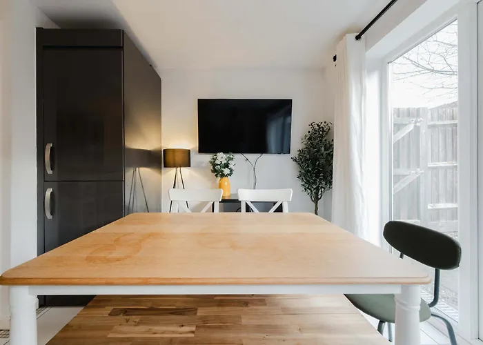 Sevastopol Four Bedroom House Near Gloucester Road *