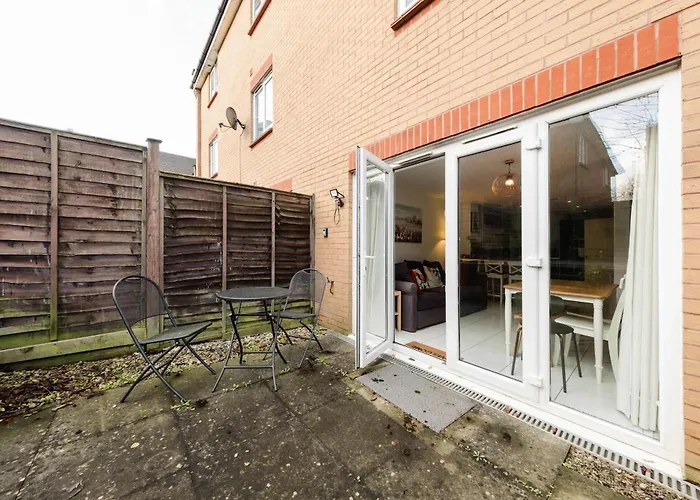 Sevastopol Four Bedroom House Near Gloucester Road Hébergement de vacances