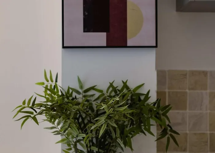 Sevastopol Four Bedroom House Near Gloucester Road *